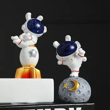 Статуята на космонавта, скулптура астронавти, Коледна смола, скулптура астронавт на Луната, за украса на арматурното табло на автомобила, украшение за джипове, начало
